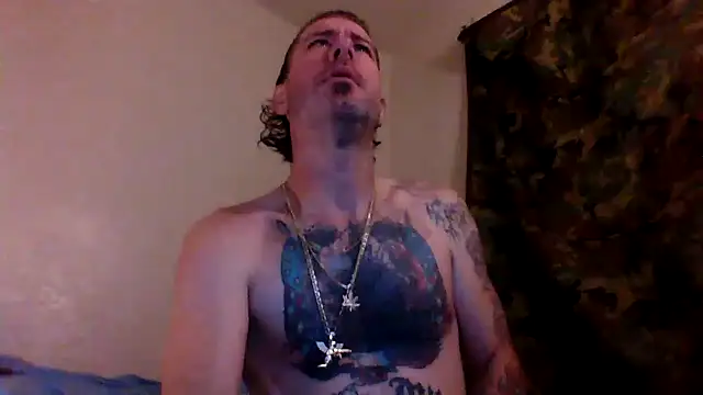 Snapshot of thefire420 chatting on January 15, 11:32 am thefire420 online show from January 15, 11:32 am
