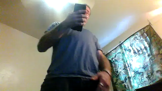 Snapshot of thefire420 chatting on December 4, 4:32 pm thefire420 online show from December 4, 4:32 pm