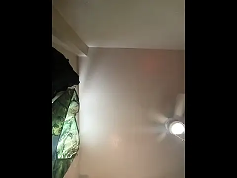 Snapshot of thefire420 chatting on June 10, 1:18 am thefire420 online show from June 10, 1:18 am