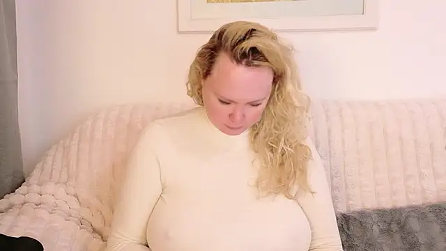 Sarah4you online show from December 2, 10:00 pm