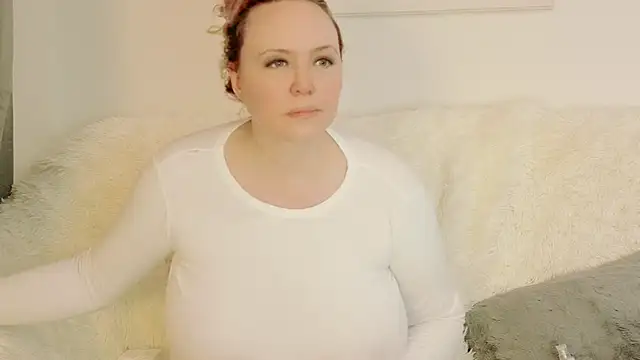 Snapshot of Sarah4you chatting on July 6, 8:44 pm Sarah4you online show from July 6, 8:44 pm