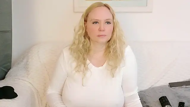 Sarah4you online show from February 2, 9:36 pm