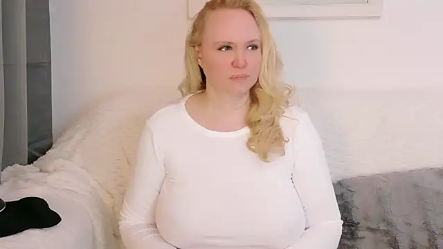 Sarah4you online show from March 19, 9:59 pm