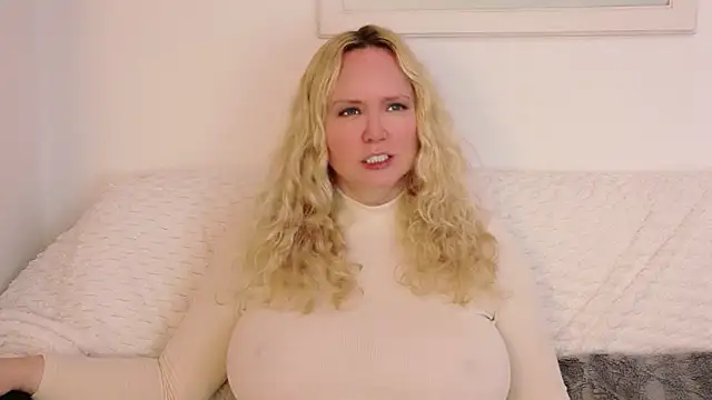 Sarah4you online show from December 1, 9:48 pm