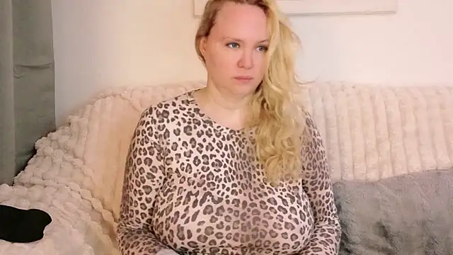 Sarah4you online show from December 20, 9:39 pm