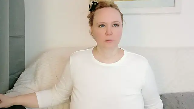 Sarah4you online show from February 16, 9:13 pm