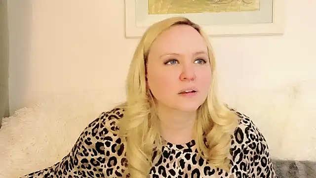 Sarah4you online show from May 12, 8:37 pm
