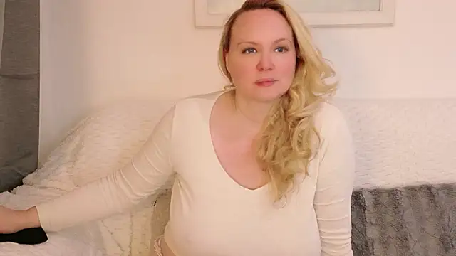 Sarah4you online show from January 6, 9:52 pm