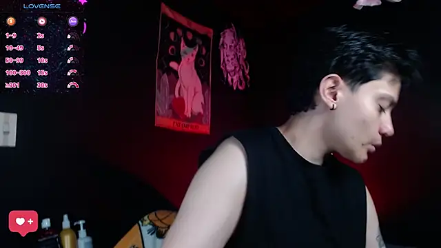 girl intense444 online show from May 30, 1:17 pm