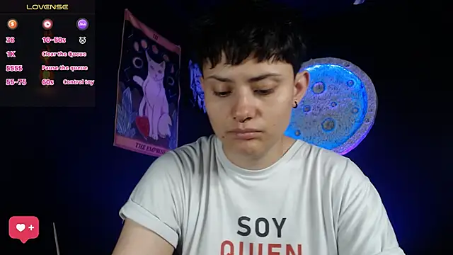 girl intense444 online show from January 14, 1:04 pm