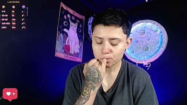 girl intense444 online show from February 10, 12:48 pm