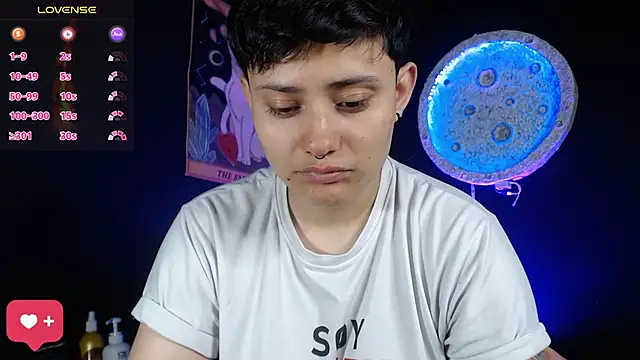 girl intense444 online show from January 13, 1:04 pm