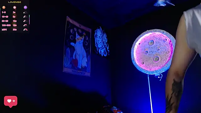 girl intense444 online show from March 24, 1:11 pm