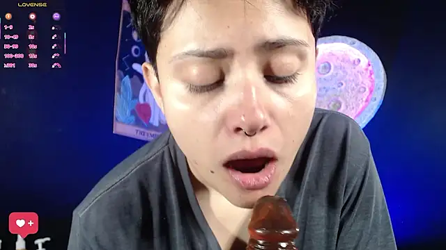 girl intense444 online show from March 15, 1:07 pm