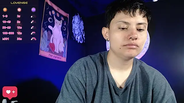 girl intense444 online show from January 8, 1:17 pm