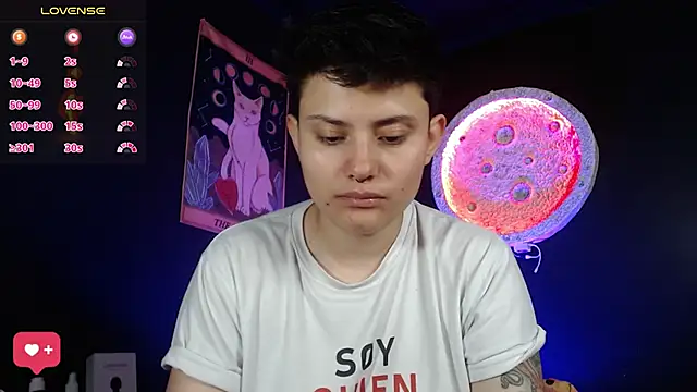 girl intense444 online show from November 14, 1:04 pm