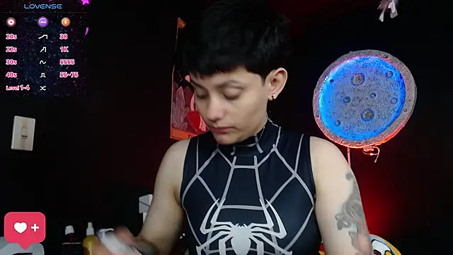 girl intense444 online show from June 12, 12:58 pm