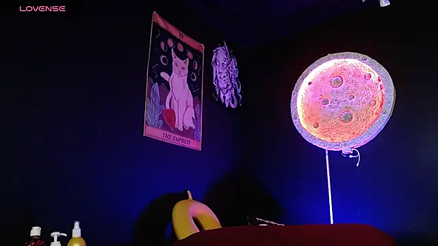 girl intense444 online show from November 8, 12:31 pm