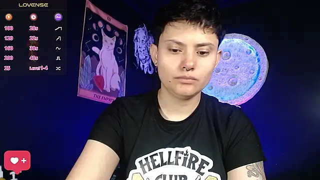 girl intense444 online show from December 14, 1:28 pm