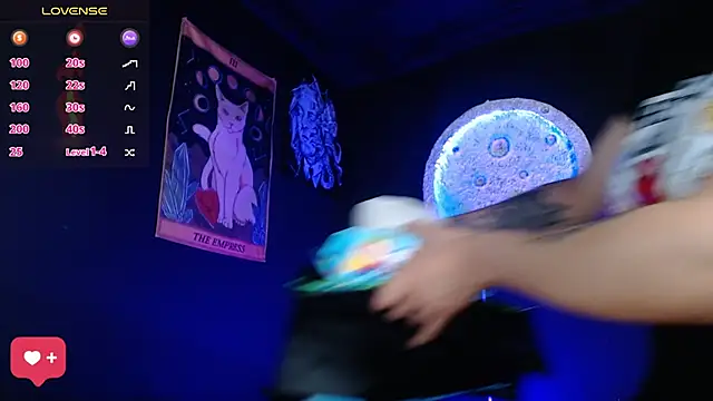 girl intense444 online show from December 15, 1:17 pm