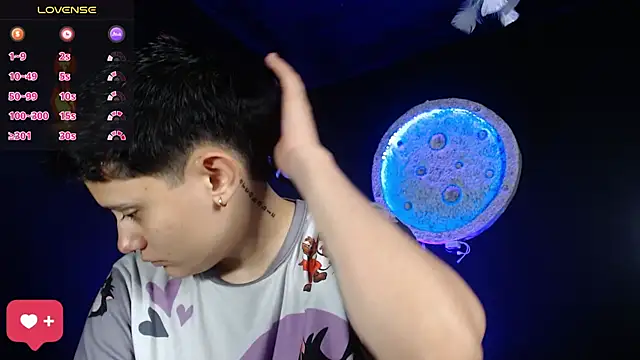 girl intense444 online show from December 16, 1:37 pm