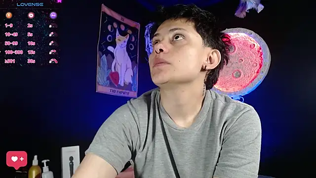 girl intense444 online show from May 25, 12:48 pm