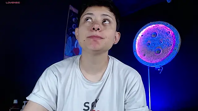 girl intense444 online show from March 13, 12:43 pm