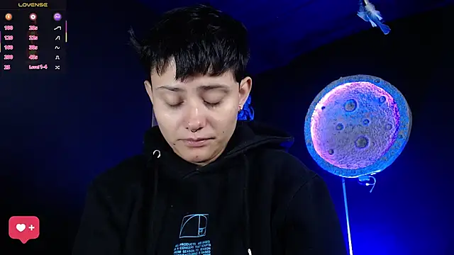 girl intense444 online show from March 26, 1:20 pm