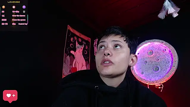 girl intense444 online show from April 13, 1:37 pm