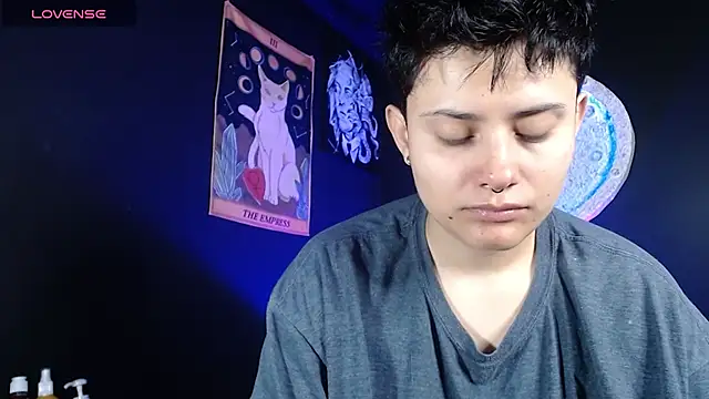 girl intense444 online show from December 2, 1:24 pm