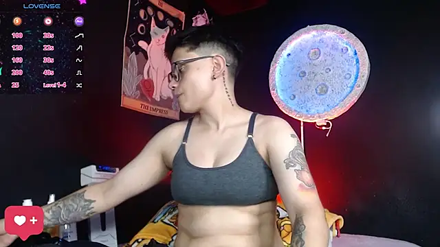 girl intense444 online show from June 19, 7:41 pm