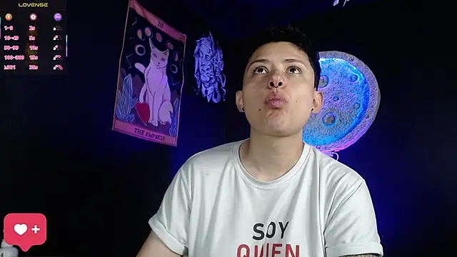 girl intense444 online show from February 17, 1:08 pm