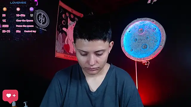 girl intense444 online show from July 21, 1:34 pm