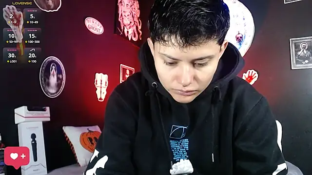 Snapshot of girl_intense444 chatting on October 15, 12:57 pm girl intense444 online show from October 15, 12:57 pm