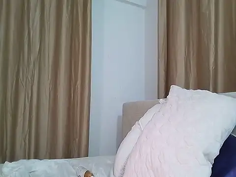 Deliciousgal online show from February 4, 6:25 pm