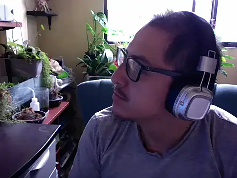 Snapshot of Gilgamesh-Aesir chatting on April 20, 3:24 pm Gilgamesh-Aesir online show from April 20, 3:24 pm