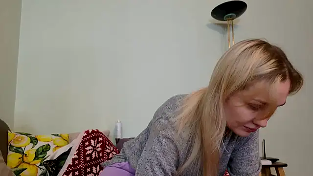 ModelEva online show from November 30, 10:27 am