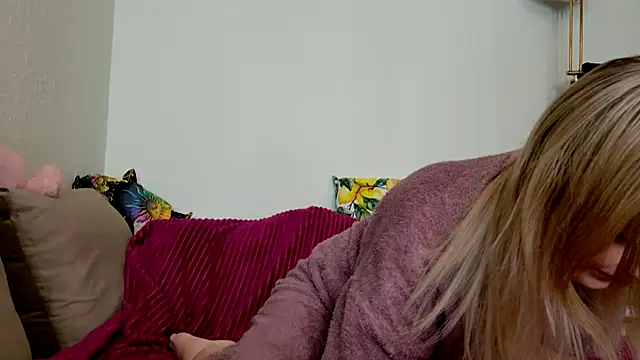 ModelEva online show from November 18, 10:40 am