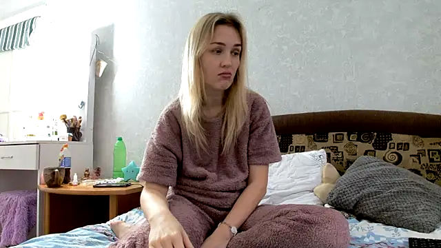 Snapshot of ModelEva chatting on February 1, 10:37 am ModelEva online show from February 1, 10:37 am