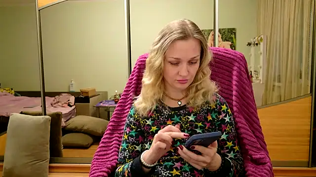ModelEva online show from April 26, 1:08 pm