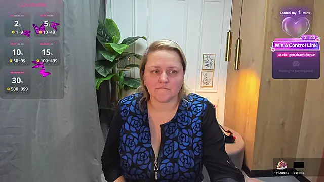 ScarlettSoft online show from February 26, 5:18 am