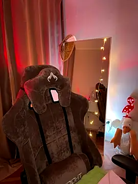 Snapshot of AmberIIey chatting on November 4, 3:27 pm AmberIIey online show from November 4, 3:27 pm