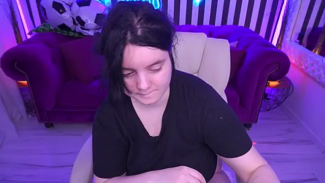 Snapshot of LittleShyy chatting on July 9, 12:37 pm LittleShyy online show from July 9, 12:37 pm