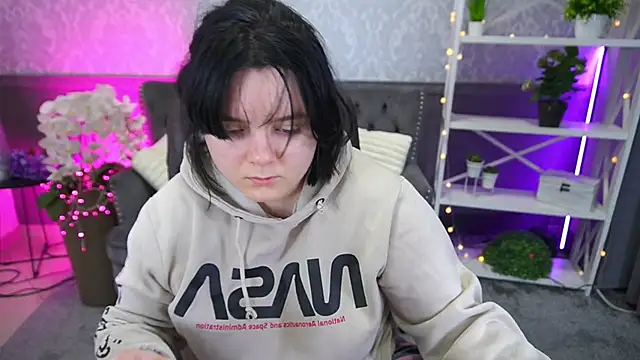 LittleShyy online show from February 8, 1:53 pm