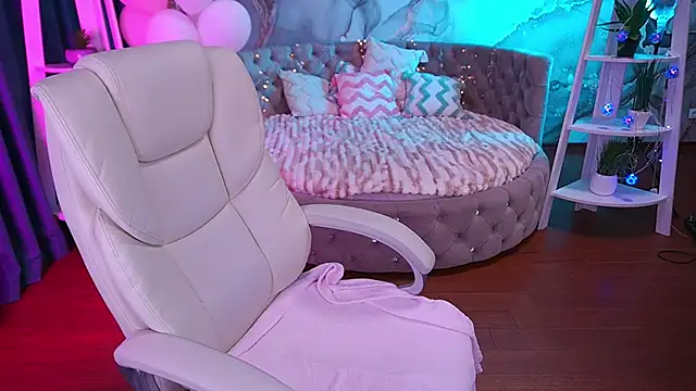 LittleShyy online show from February 23, 1:44 pm