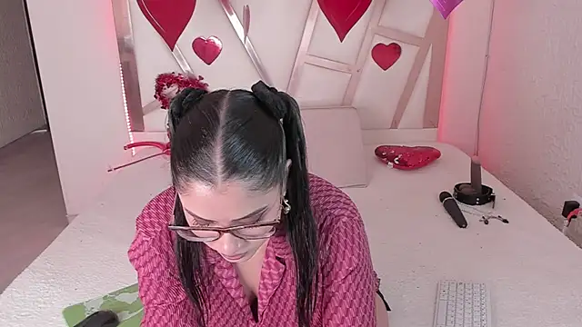 PaulinaBelushi online show from September 24, 5:19 pm