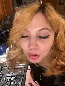 Snapshot of NativeNymph chatting on December 26, 6:52 am NativeNymph online show from December 26, 6:52 am