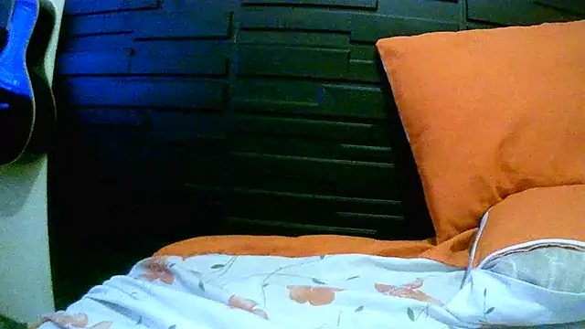 Snapshot of KrikaCat chatting on January 8, 9:55 pm KrikaCat online show from January 8, 9:55 pm