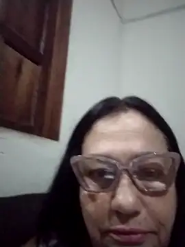 Snapshot of catdool chatting on October 12, 1:07 am catdool online show from October 12, 1:07 am