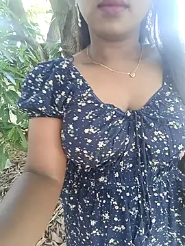 Snapshot of Dhiyapink chatting on November 6, 5:00 am Dhiyapink online show from November 6, 5:00 am